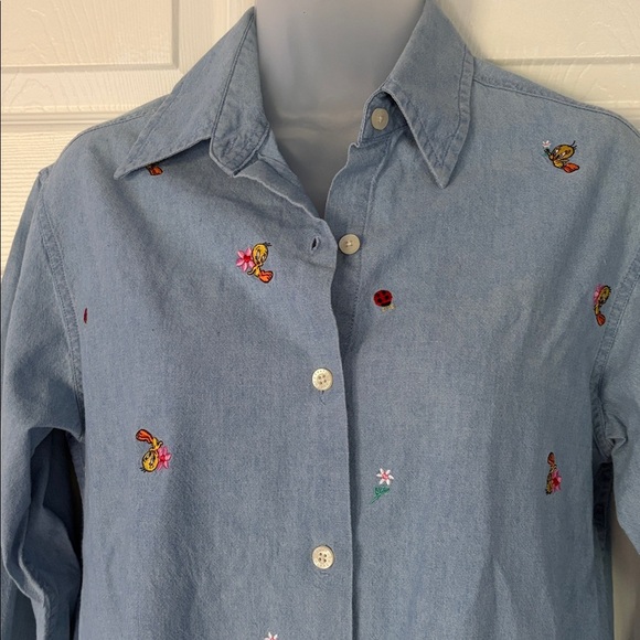 Warner Bros. Tops - WB Warner Bros. Looney Tunes Tweety Bird Button Up Chambray Blouse Shirt size XS
